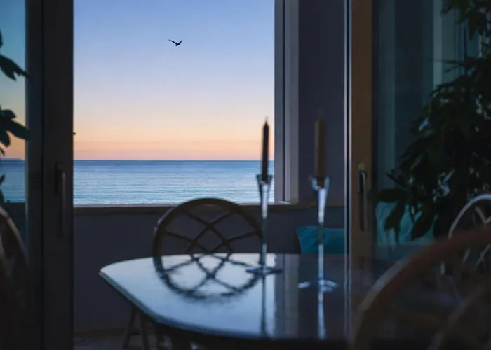 Hotel adatto agli animali: Villa Lilla sulla Spiaggia di San Vincenzo LUXURY